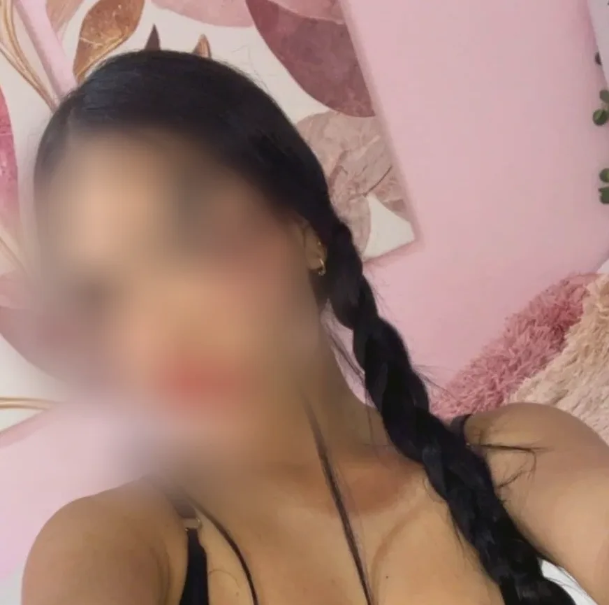 Anna, 23