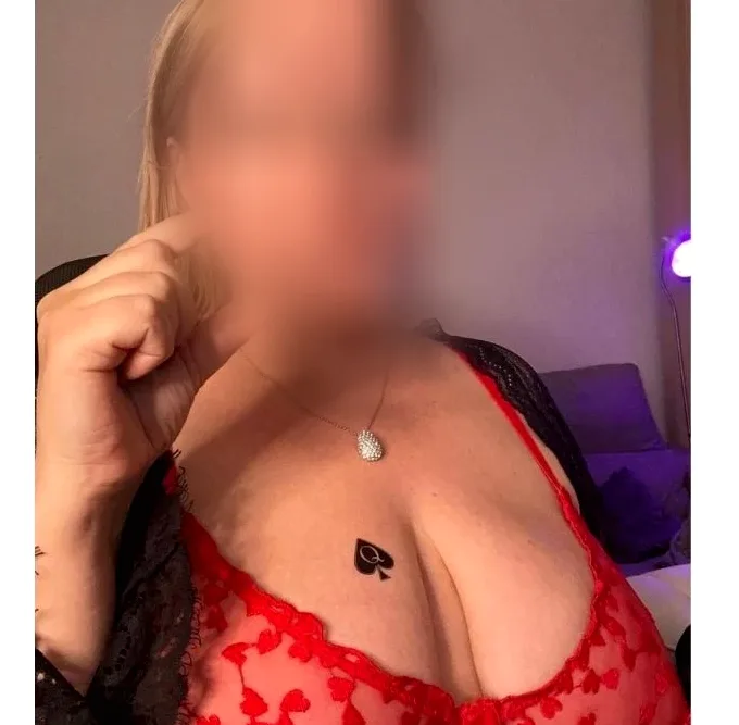 Tiia, 39